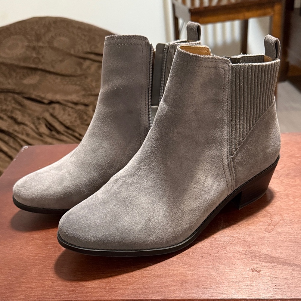 Vionic Gray Suede Ankle Booties